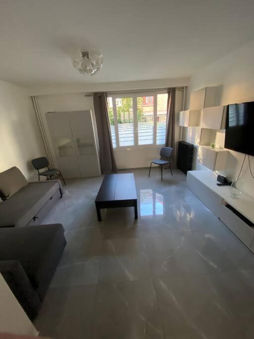 Superbe Appartement Vanves T3 Avec Parking Luaran gambar